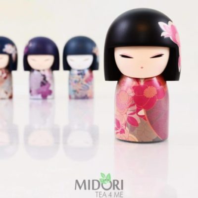 Japońska laleczka Mana, japońska lalka na prezent, kimmidoll collection, japoński prezent, pomysł na prezent, pomysł na prezent